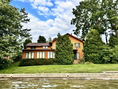 /international/us/1500-n-lake-shore-drive-kewanna-in-110093082595/