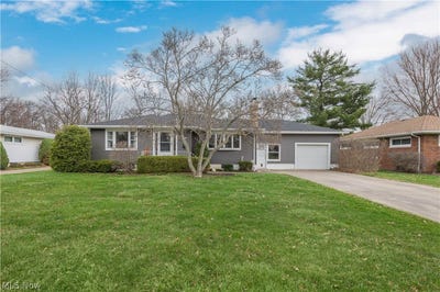 /international/us/1428-westwood-drive-lorain-oh-110106530309/