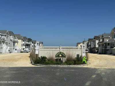 /international/us/15-s-beach-drive-seaside-heights-nj-110107872373/
