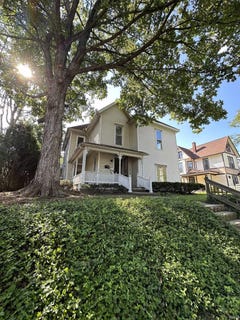 /international/us/509-n-washington-street-bloomington-in-110101347954/
