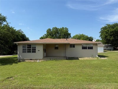 /international/us/417-w-8th-street-wewoka-ok-110108125526/