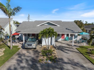 /international/us/416-narvaezi-street-venice-fl-110096022637/