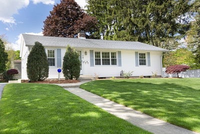 /international/us/70-trinity-ave-worcester-ma-110107981421/