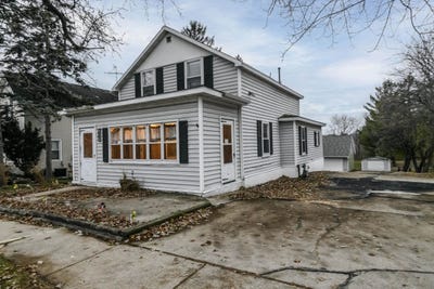 /international/us/230-n-watertown-street-johnson-creek-wi-110103777956/