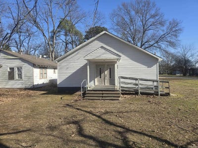 /international/us/409-division-s-street-humphrey-ar-110105092126/