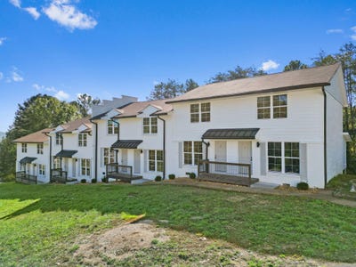 /international/us/400-gallery-lane-hixson-tn-110108684286/