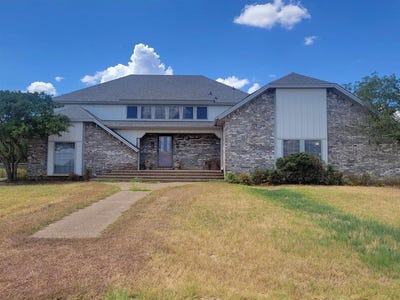 /international/us/896-us-highway-67-graham-tx-110094248374/