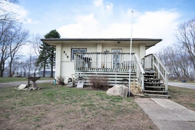 /international/us/215-nw-1st-street-gilmore-city-ia-110107308434/