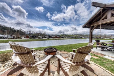 /international/us/383-mountain-creek-road-blairsville-ga-110100897585/