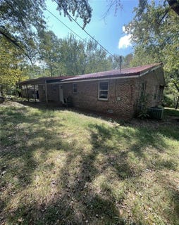 /international/us/192-county-road-3559-clarksville-ar-110107890658/