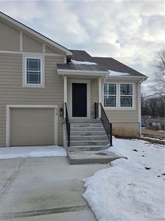 /international/us/515-w-smith-street-spring-hill-ks-110102547396/