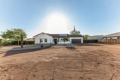 /international/us/7042-n-cotton-lane-waddell-az-110107154264/