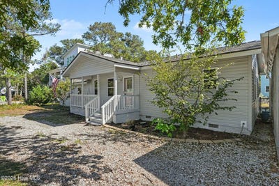 /international/us/124-n-middleton-avenue-oak-island-nc-110120559240/
