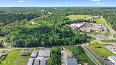 /international/us/davis-road-byram-ms-110107847173/