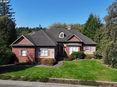 /international/us/980-brooke-ln-brookings-or-110102403429/