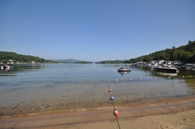 /international/us/1330-lake-street-bristol-nh-110106270982/