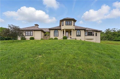 /international/us/11426-e-233rd-street-peculiar-mo-110099874000/