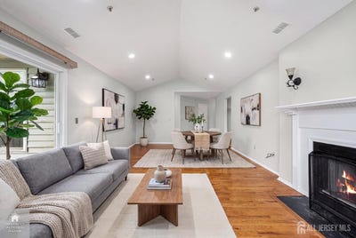 /international/us/351-ventnor-court-piscataway-nj-110109409904/