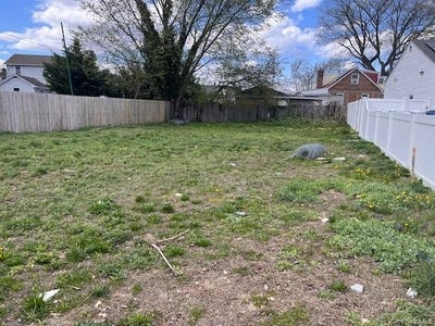 /international/us/55-corsica-street-copiague-ny-110107665390/