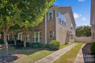 /international/us/18448-w-catawba-avenue-cornelius-nc-110108479016/