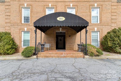 /international/us/300-n-fulton-street-salisbury-nc-110098023745/