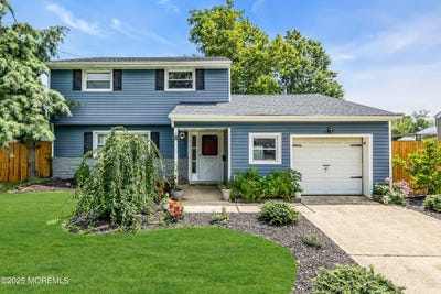 /international/us/3-buttonwood-place-hazlet-nj-110101012766/