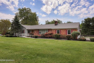 /international/us/31-mccampbell-road-holmdel-nj-110108100229/