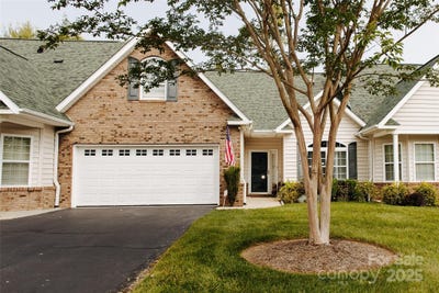 /international/us/47-victoria-park-drive-hendersonville-nc-110100022204/
