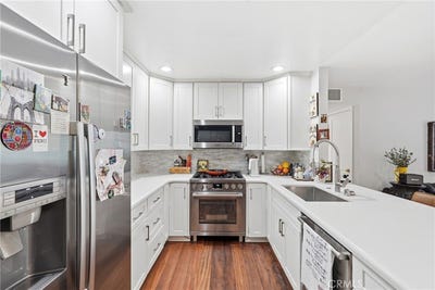 /international/us/3860-amberly-inglewood-ca-110106378733/