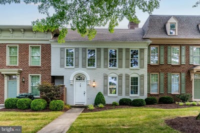 /international/us/41-devonshire-square-mechanicsburg-pa-110101489407/