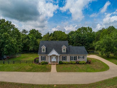 /international/us/445-albatross-road-easley-sc-110108346638/