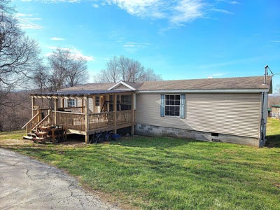 /international/us/83-hoss-lane-alderson-wv-110106622587/