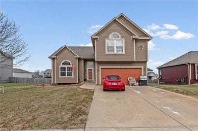 /international/us/1308-n-3rd-street-e-louisburg-ks-110104332621/