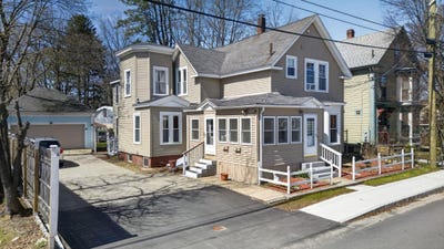 /international/us/17-academy-street-rochester-nh-110107823701/