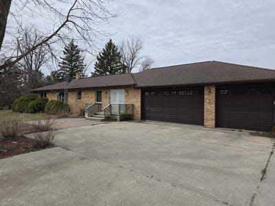 /international/us/8132-matznick-road-prophetstown-il-110106672426/