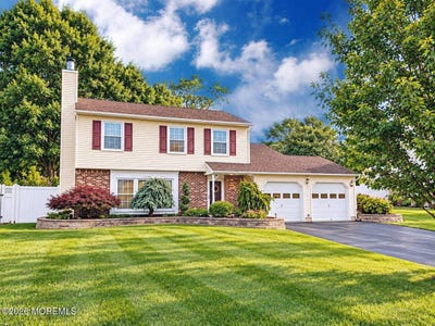 /international/us/72-bernard-drive-howell-nj-110110338063/