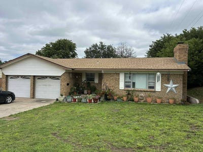 /international/us/202-circle-dr-guymon-ok-110100336864/