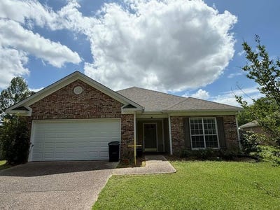 /international/us/105-e-avenue-ellisville-ms-110106977295/
