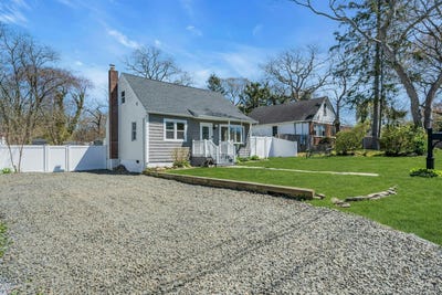 /international/us/133-lakeview-drive-mastic-beach-ny-110107506834/