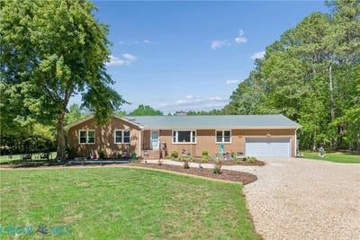 /international/us/5585-ware-neck-road-gloucester-va-110108441690/