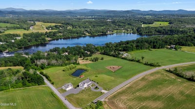/international/us/85-harris-road-northumberland-ny-110101301960/
