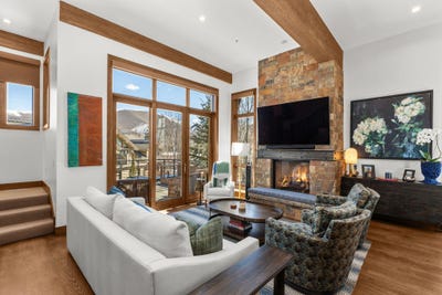/international/us/140-clos-du-val-sun-valley-id-110106448214/