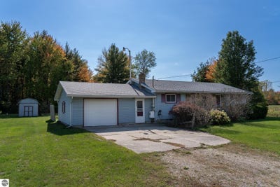 /international/us/8476-e-pickard-road-mt-pleasant-mi-110120485630/