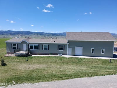 /international/us/36-ruckus-road-freedom-wy-110107048351/