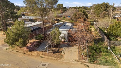 /international/us/164-camp-fire-drive-california-city-ca-110108232573/