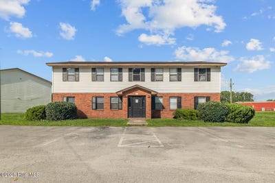 /international/us/107-ravenwood-drive-jacksonville-nc-110101398815/