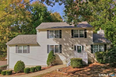 /international/us/237-broadbridge-road-trumbull-ct-110120769901/