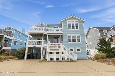 /international/us/786-crown-point-circle-corolla-nc-110120712623/