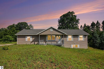 /international/us/8394-king-arthurs-court-kingsley-mi-110108998115/