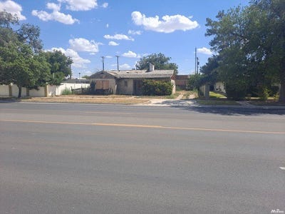 /international/us/1111-w-main-st-artesia-nm-110119778532/